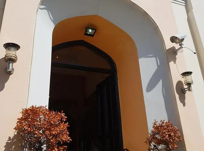 Sherwood Palm Hotel