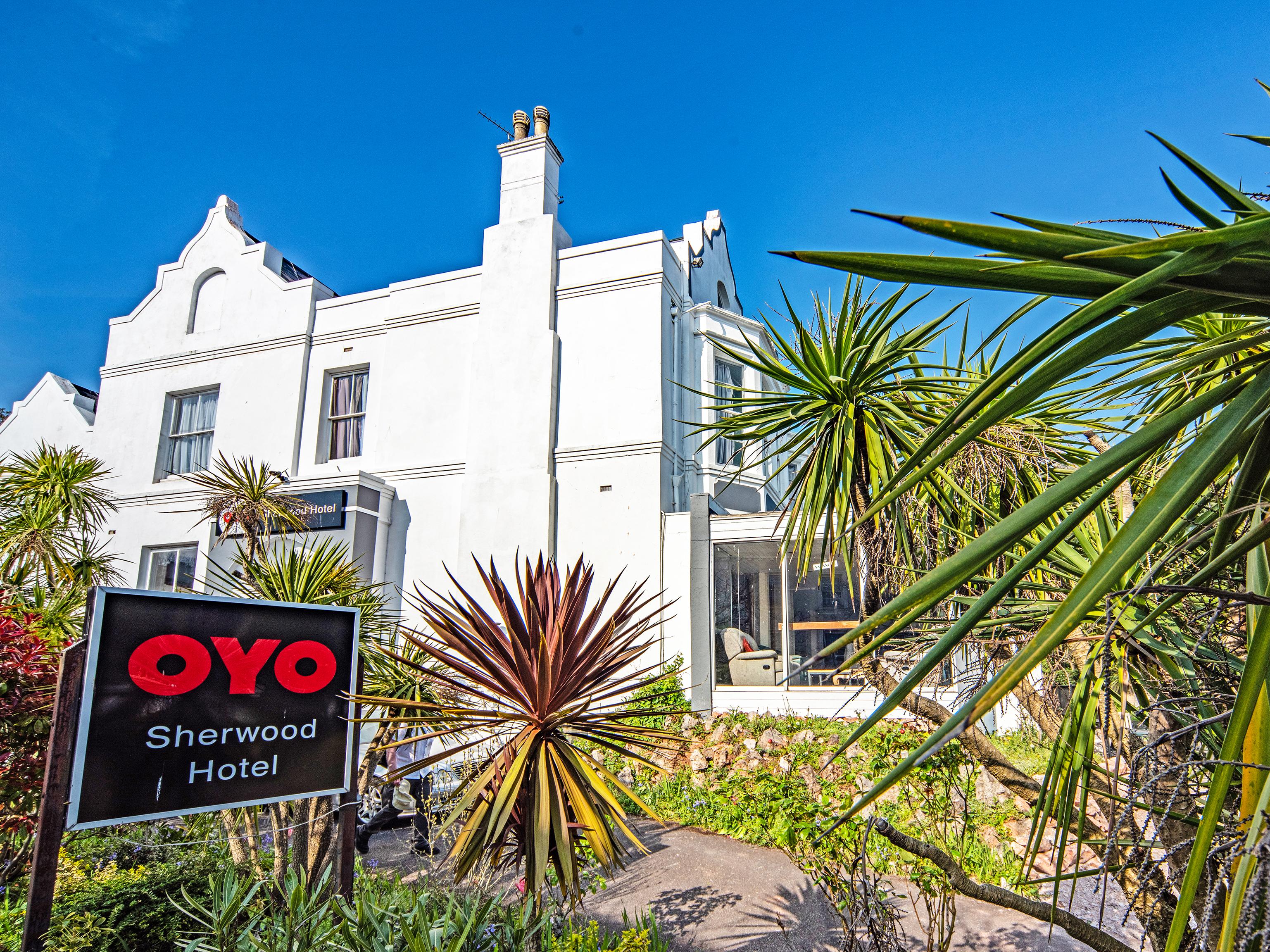 Hotel Sherwood Palm