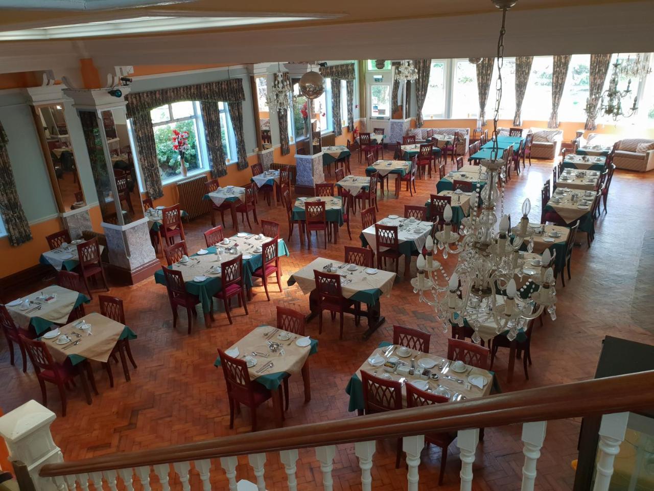 Hotel Sherwood Palm