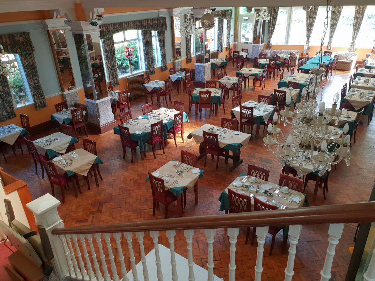 Sherwood Palm Hotel