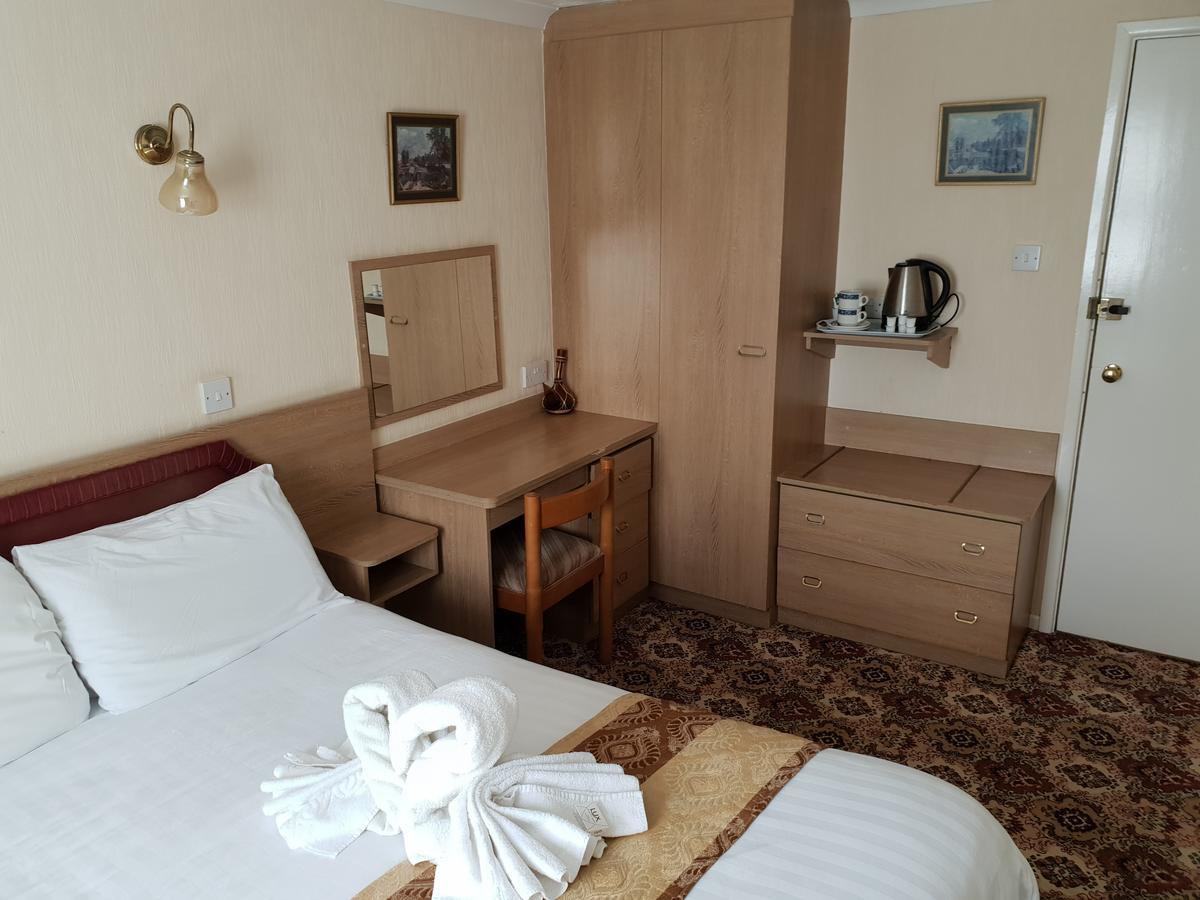 Sherwood Palm Hotel