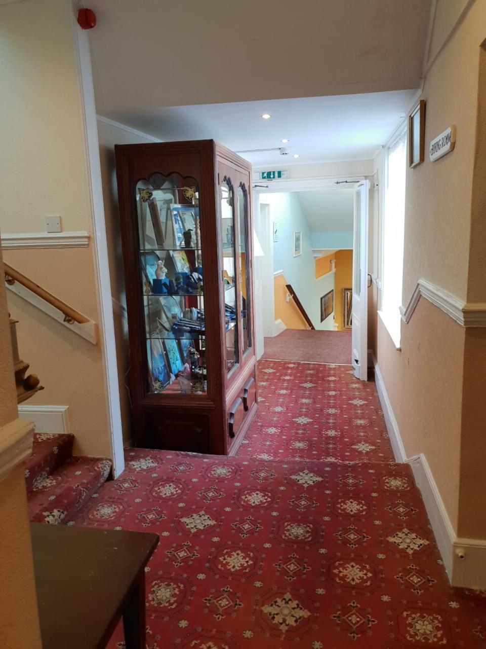 Sherwood Palm Hotel